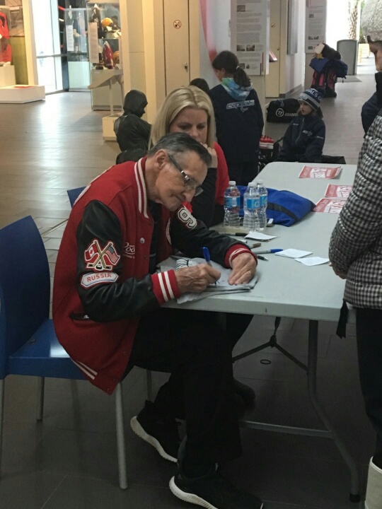 2_b_Walter_Gretzky_busy_working_at_the_Walter_Gretzky_Tournament_23_Feb_2018.jpg